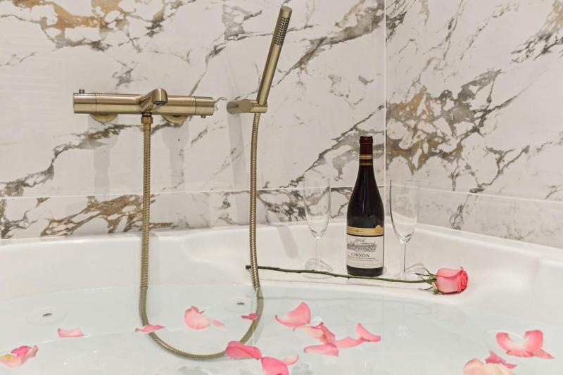 Lavie Maison Hot Tub And Ac Near Arc De Triomphe Paris Exterior foto