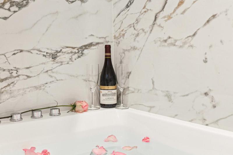 Lavie Maison Hot Tub And Ac Near Arc De Triomphe Paris Exterior foto